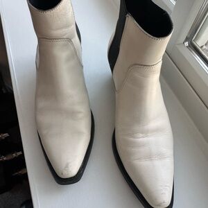 Everlane western White and Black Ankle Boots